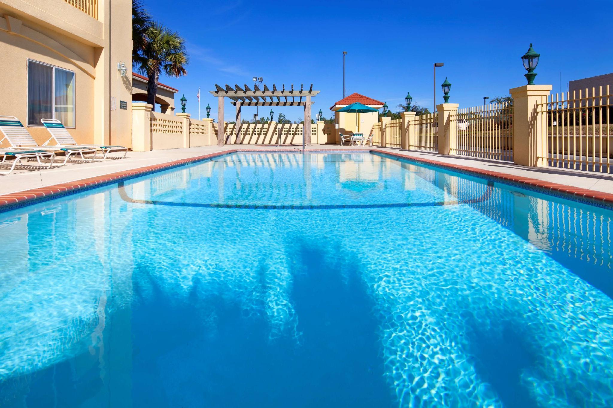 La Quinta By Wyndham Mobile - Daphne Hotel Exterior photo